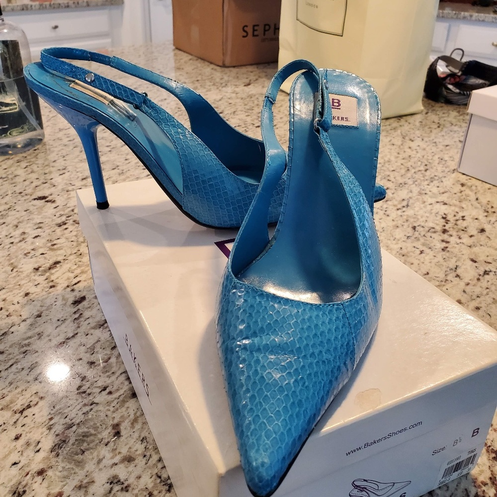 Bakers Heels, Turquoise Snakeskin size 8 1/2